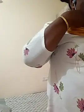 Snapshot of Pushpavathi_78 chatting on March 3, 12:05 pm Pushpavathi 78 online show from March 3, 12:05 pm