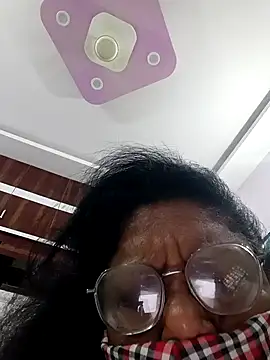 Snapshot of Pushpavathi_78 chatting on March 15, 11:39 pm Pushpavathi 78 online show from March 15, 11:39 pm