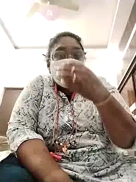 Snapshot of Pushpavathi_78 chatting on January 17, 6:33 pm Pushpavathi 78 online show from January 17, 6:33 pm