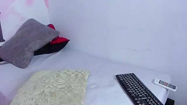 carolayrosse online show from February 4, 4:15 am