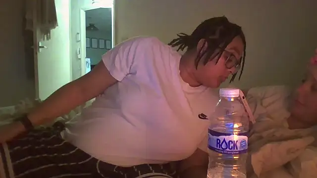 Snapshot of vanilla_chocolate23 chatting on January 7, 9:46 pm vanilla chocolate23 online show from January 7, 9:46 pm