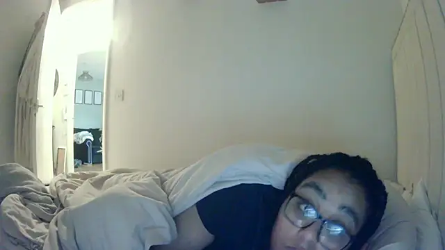 Snapshot of vanilla_chocolate23 chatting on January 17, 9:06 am vanilla chocolate23 online show from January 17, 9:06 am