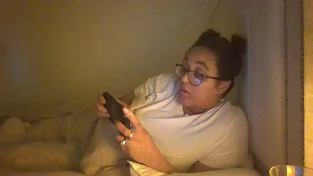 Snapshot of vanilla_chocolate23 chatting on February 6, 9:38 pm vanilla chocolate23 online show from February 6, 9:38 pm