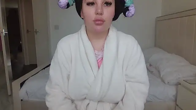 Snapshot of vanilla_chocolate23 chatting on February 21, 3:10 pm vanilla chocolate23 online show from February 21, 3:10 pm