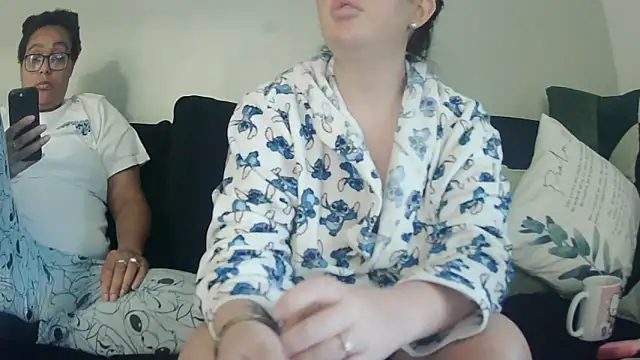 Snapshot of vanilla_chocolate23 chatting on September 18, 7:32 am vanilla chocolate23 online show from September 18, 7:32 am