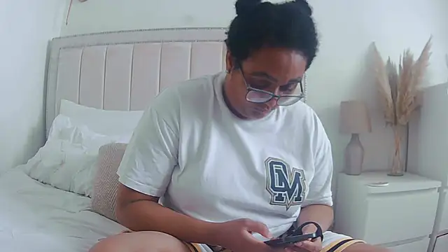 vanilla chocolate23 online show from October 22, 12:49 pm