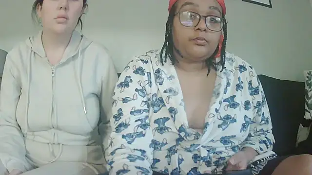 vanilla chocolate23 online show from December 17, 8:53 am