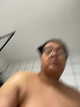 vanilla chocolate23 online show from February 20, 10:16 am