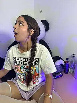 Snapshot of IamSteph13 chatting on October 19, 4:02 am IamSteph13 online show from October 19, 4:02 am