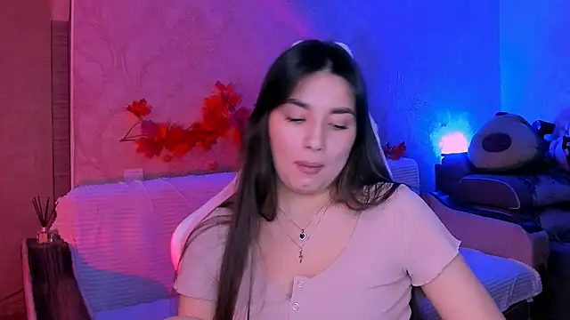 Snapshot of Swee_Alicee chatting on February 7, 11:45 am Swee Alicee online show from February 7, 11:45 am