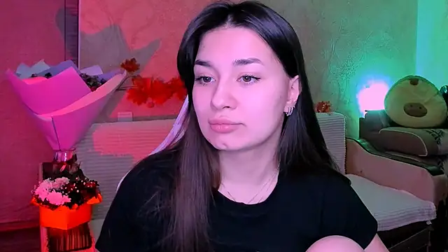 Snapshot of Swee_Alicee chatting on February 19, 1:06 pm Swee Alicee online show from February 19, 1:06 pm