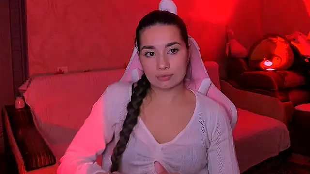 Snapshot of Swee_Alicee chatting on December 5, 6:48 pm Swee Alicee online show from December 5, 6:48 pm