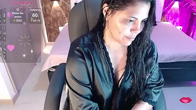 Snapshot of dulce__love69 chatting on December 26, 4:10 am dulce love69 online show from December 26, 4:10 am