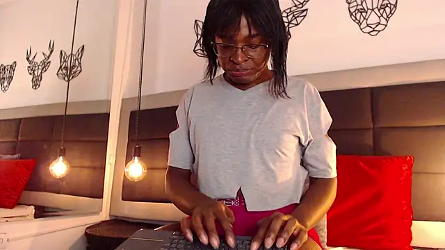 candy lovee69 online show from March 20, 2:08 am