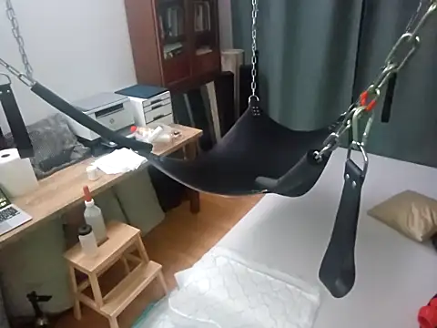 Snapshot of manforhotfun chatting on November 2, 1:30 am manforhotfun online show from November 2, 1:30 am