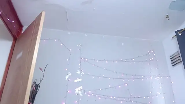 Nicol Love0 online show from March 12, 1:51 pm