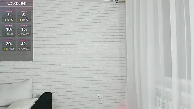 Snapshot of candyboofairy chatting on January 22, 10:48 pm candyboofairy online show from January 22, 10:48 pm