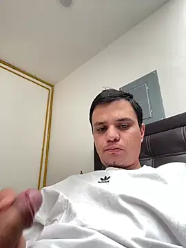 Snapshot of stevego94 chatting on February 26, 9:27 pm stevego94 online show from February 26, 9:27 pm