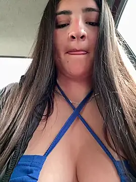 Snapshot of AhriCutte chatting on February 15, 6:23 pm AhriCutte online show from February 15, 6:23 pm