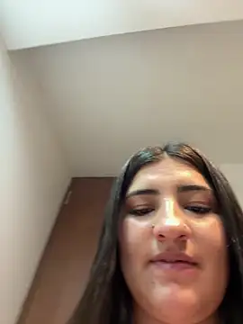 Snapshot of AhriCutte chatting on February 22, 6:19 pm AhriCutte online show from February 22, 6:19 pm