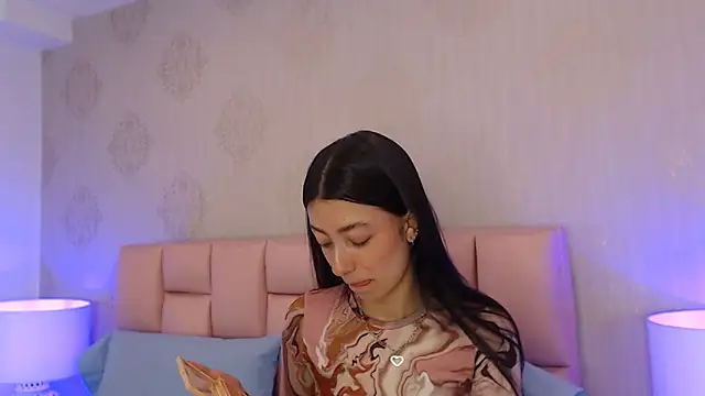 Snapshot of Zoe_Vixen chatting on January 15, 12:15 pm Zoe Vixen online show from January 15, 12:15 pm