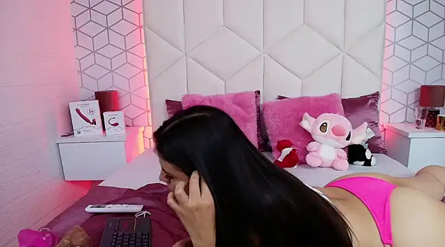 Snapshot of MadelineBeckert chatting on February 28, 1:47 am MadelineBeckert online show from February 28, 1:47 am