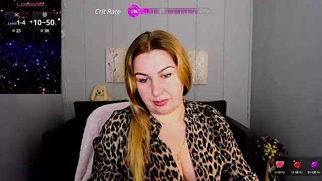 Snapshot of Lili_Crossi chatting on December 5, 6:32 am Lili Crossi online show from December 5, 6:32 am