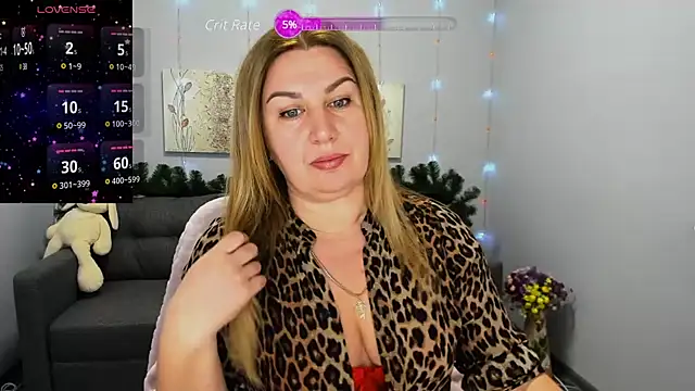 Snapshot of Lili_Crossi chatting on December 17, 6:45 am Lili Crossi online show from December 17, 6:45 am