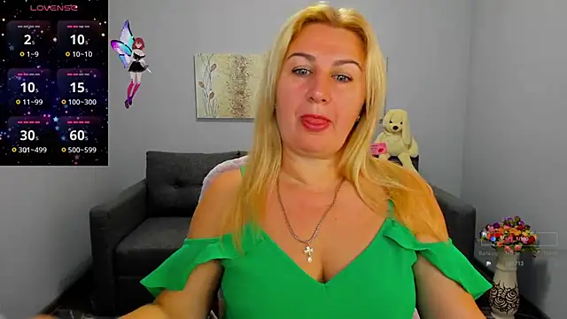 Snapshot of Lili_Crossi chatting on September 16, 5:41 am Lili Crossi online show from September 16, 5:41 am