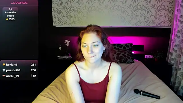 Snapshot of Miss_you_kiss chatting on January 3, 1:14 pm Miss you kiss online show from January 3, 1:14 pm