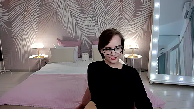 StellaGloww online show from February 1, 2:56 pm