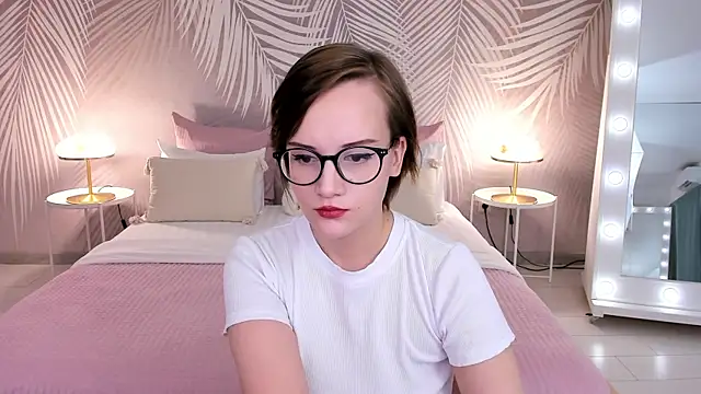 StellaGloww online show from February 3, 5:07 am