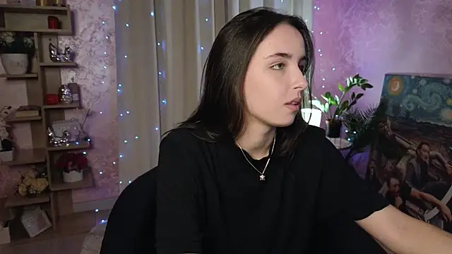 AuroraAksnesss online show from December 3, 2:49 pm