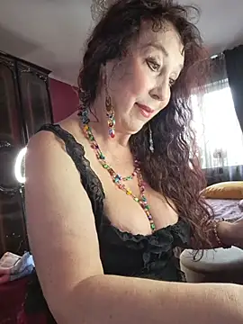 Snapshot of GypsyEsmeralda chatting on April 26, 7:17 am GypsyEsmeralda online show from April 26, 7:17 am