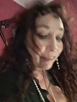 Snapshot of GypsyEsmeralda chatting on May 12, 5:54 pm GypsyEsmeralda online show from May 12, 5:54 pm
