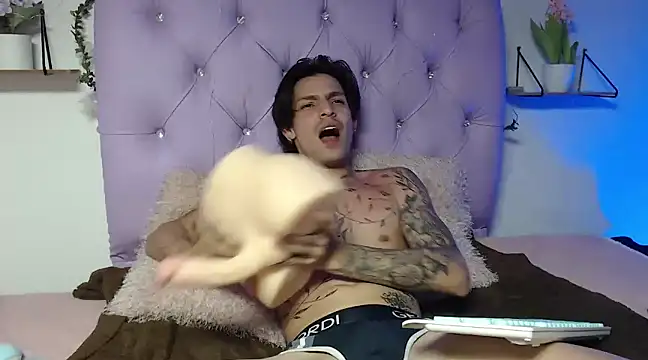 Apolo Hidalgo01 online show from February 18, 5:31 pm