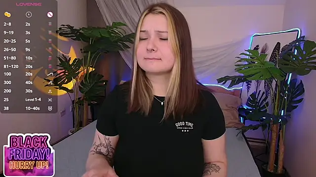 Snapshot of Alice_Walters chatting on November 23, 3:34 pm Alice Walters online show from November 23, 3:34 pm