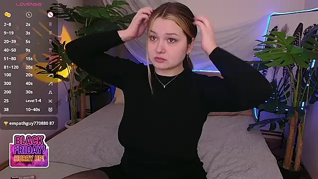 Snapshot of Alice_Walters chatting on November 26, 3:46 pm Alice Walters online show from November 26, 3:46 pm