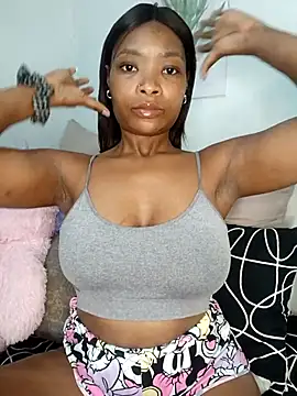 Snapshot of NunuBerry16 chatting on November 6, 1:01 pm NunuBerry16 online show from November 6, 1:01 pm