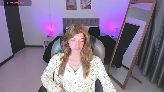 Nora Vennucci online show from March 15, 10:44 pm