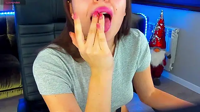 LanaRhoades s online show from December 12, 5:20 am