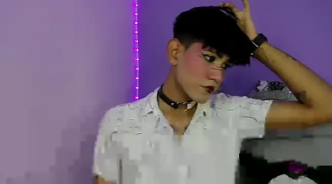 Snapshot of andrew_uwu_ chatting on March 18, 4:48 pm andrew uwu online show from March 18, 4:48 pm