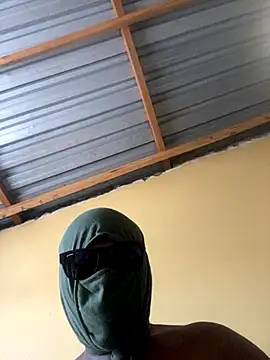 Snapshot of Tranzche chatting on November 4, 10:03 am Tranzche online show from November 4, 10:03 am