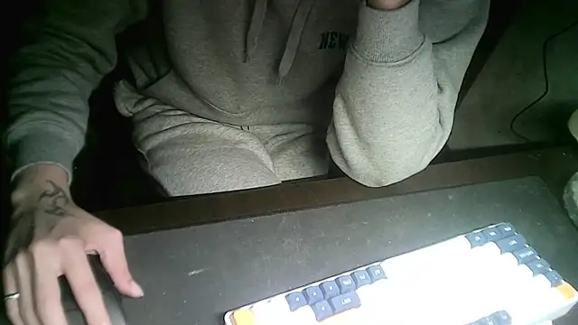 Snapshot of Ryan67533 chatting on December 22, 1:55 am Ryan67533 online show from December 22, 1:55 am