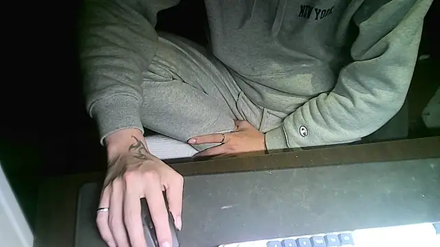 Snapshot of Ryan67533 chatting on December 22, 9:22 am Ryan67533 online show from December 22, 9:22 am