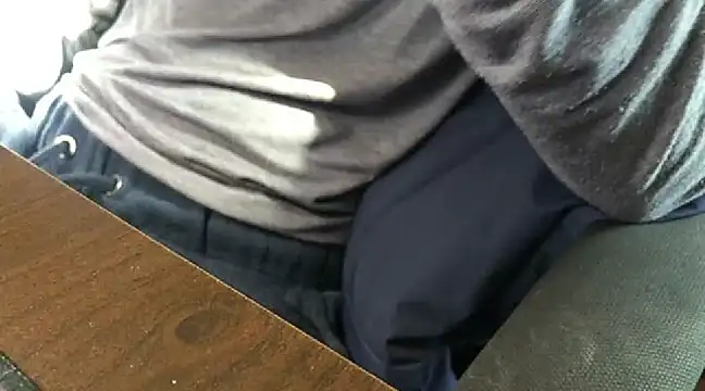 Snapshot of Ryan67533 chatting on January 12, 4:10 am Ryan67533 online show from January 12, 4:10 am