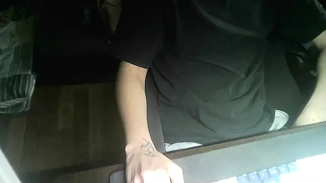 Snapshot of Ryan67533 chatting on September 14, 2:22 am Ryan67533 online show from September 14, 2:22 am