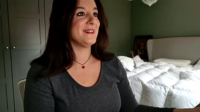 Snapshot of flatwhite0 chatting on February 5, 1:33 pm flatwhite0 online show from February 5, 1:33 pm