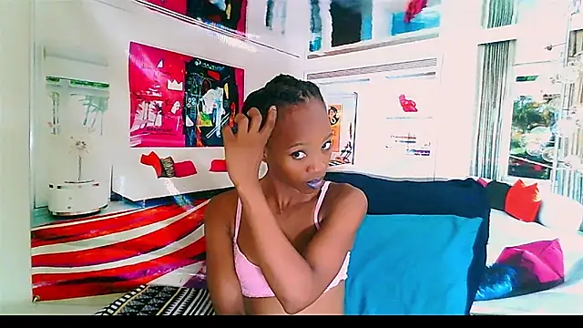 Snapshot of EbonyCreamy69 chatting on December 18, 6:57 pm EbonyCreamy69 online show from December 18, 6:57 pm