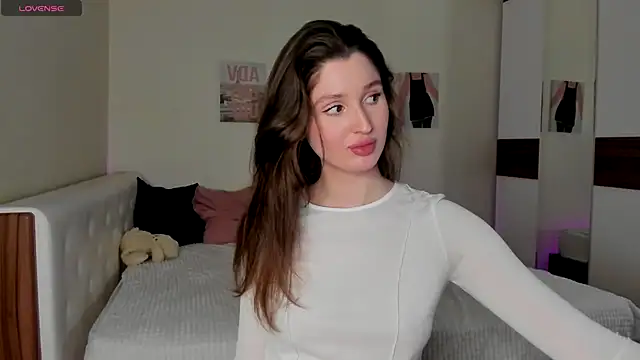 Snapshot of tender_babyy chatting on December 6, 2:17 pm tender babyy online show from December 6, 2:17 pm